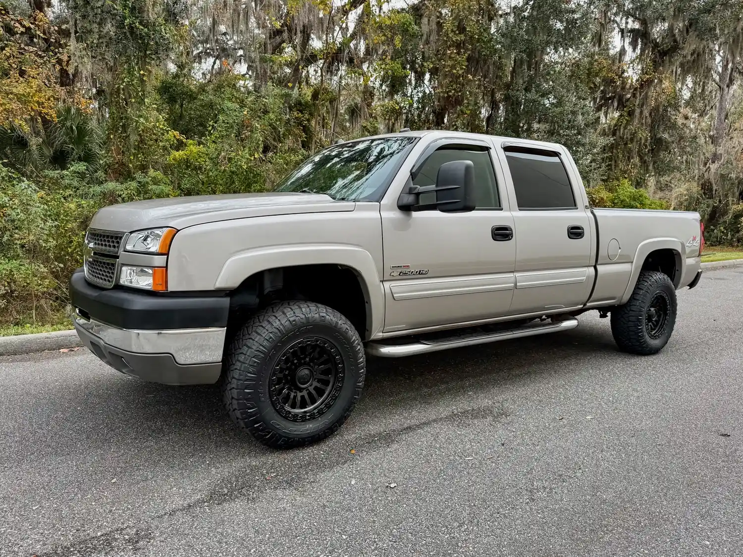 Used-2005-Chevrolet-Silverado-2500HD-LOW-MILE-LLY-DMAX-LEATHER-LT-LT-1734376013-for-sale-06