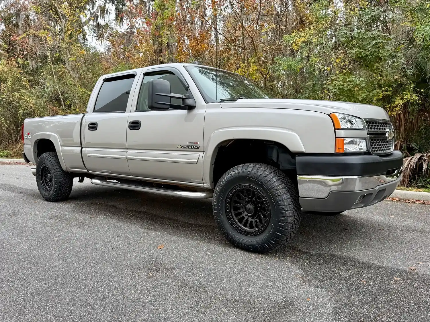 Used-2005-Chevrolet-Silverado-2500HD-LOW-MILE-LLY-DMAX-LEATHER-LT-LT-1734376013-for-sale-07