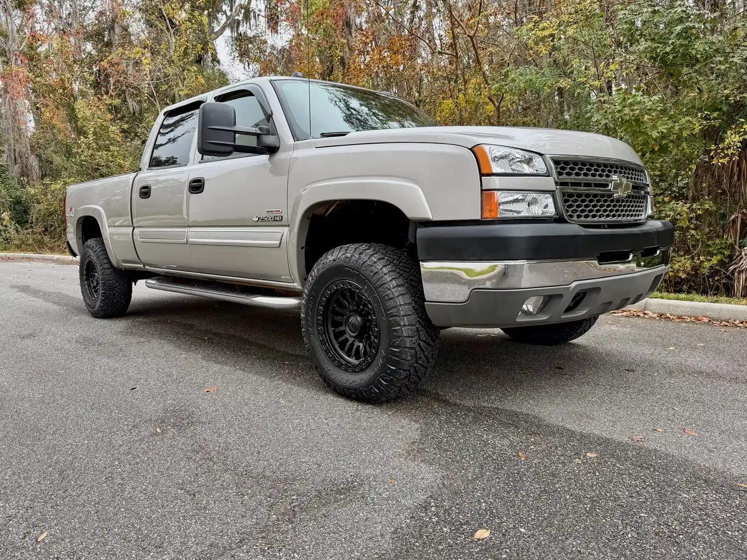 Used-2005-Chevrolet-Silverado-2500HD-LOW-MILE-LLY-DMAX-LEATHER-LT-LT-1734376013-for-sale-10