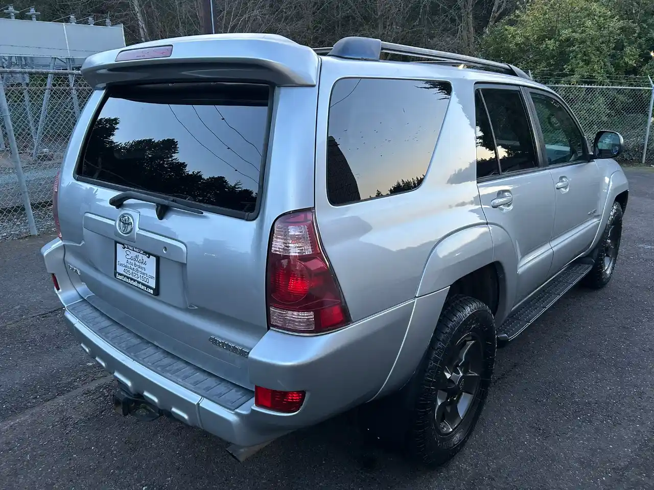 Used-2005-Toyota-4Runner-SR5-V8-4WD-for-sale-04