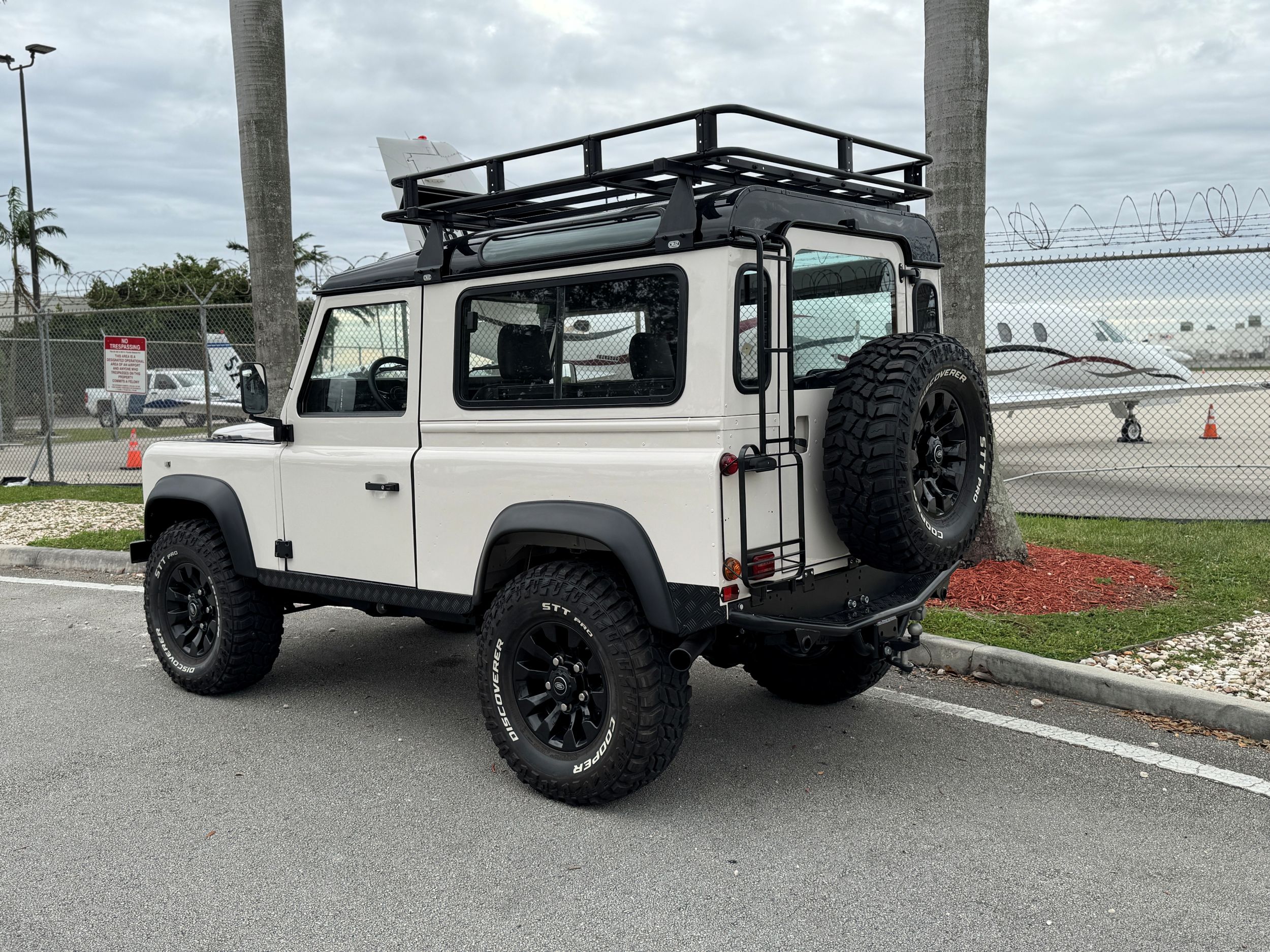 land-rover-defender-90-tdi-for-sale-02