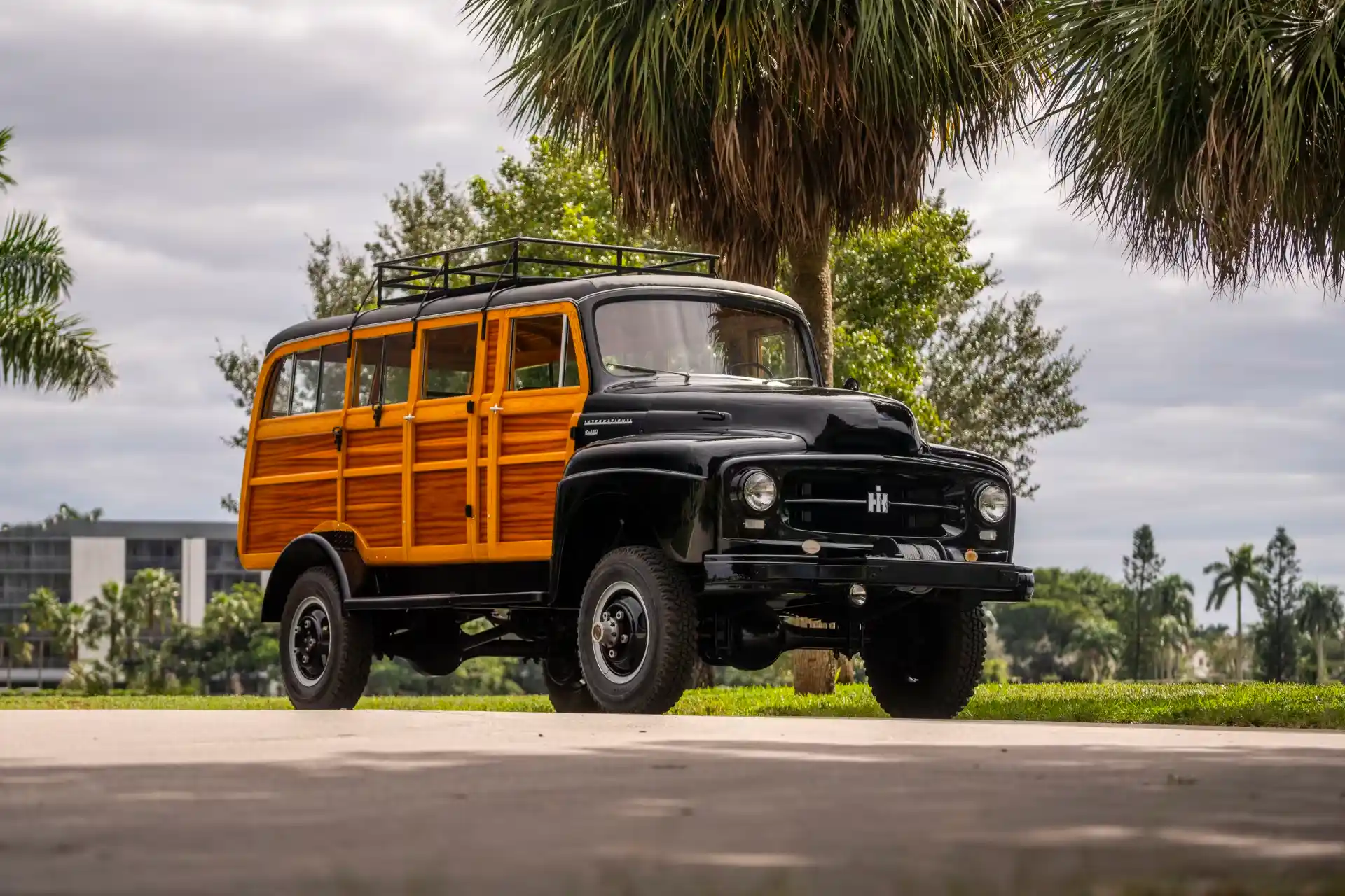 mecum-kissimmee-1954-international Harvester R140 Woody Wagon-for-sale-06