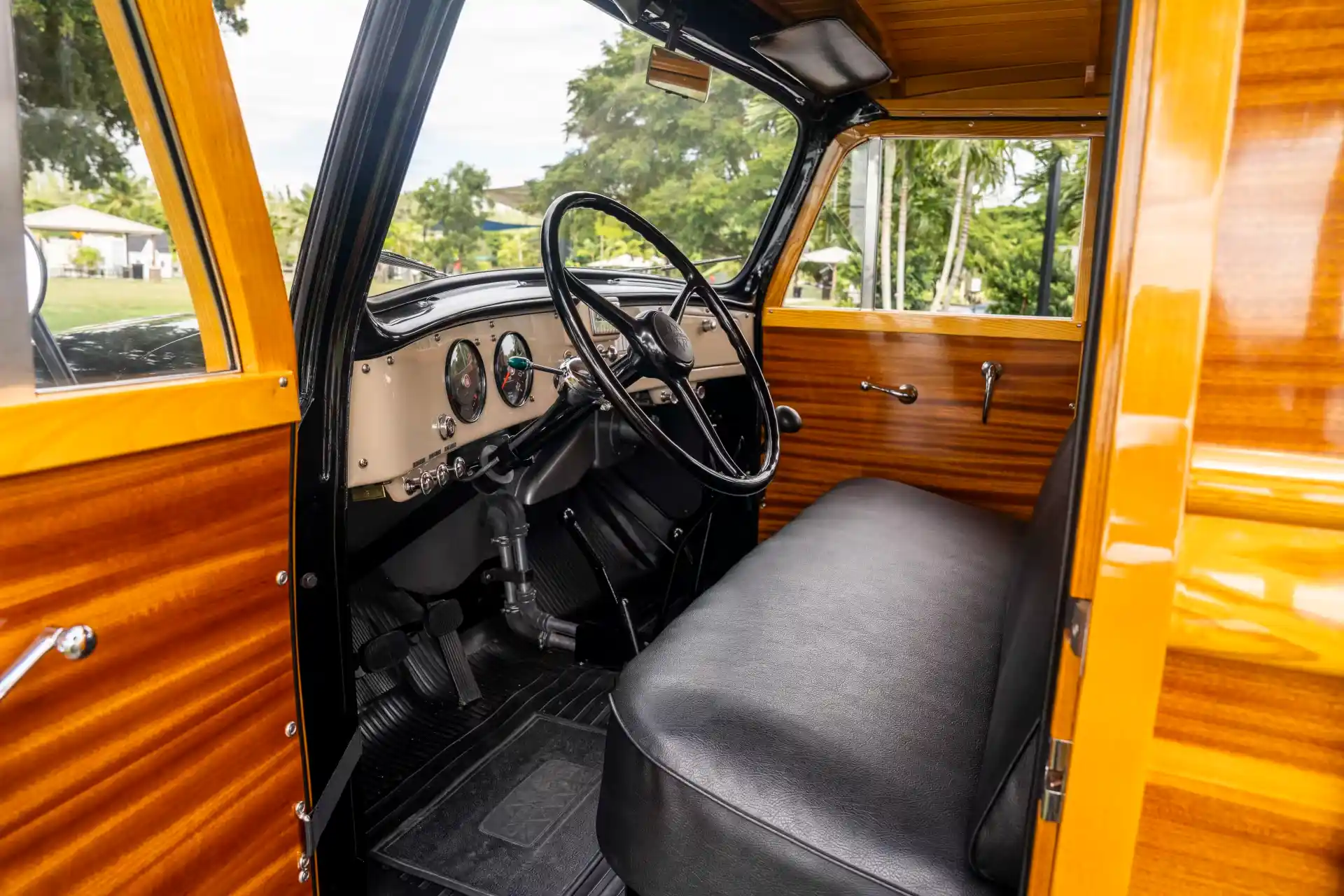 mecum-kissimmee-1954-international Harvester R140 Woody Wagon-for-sale-25