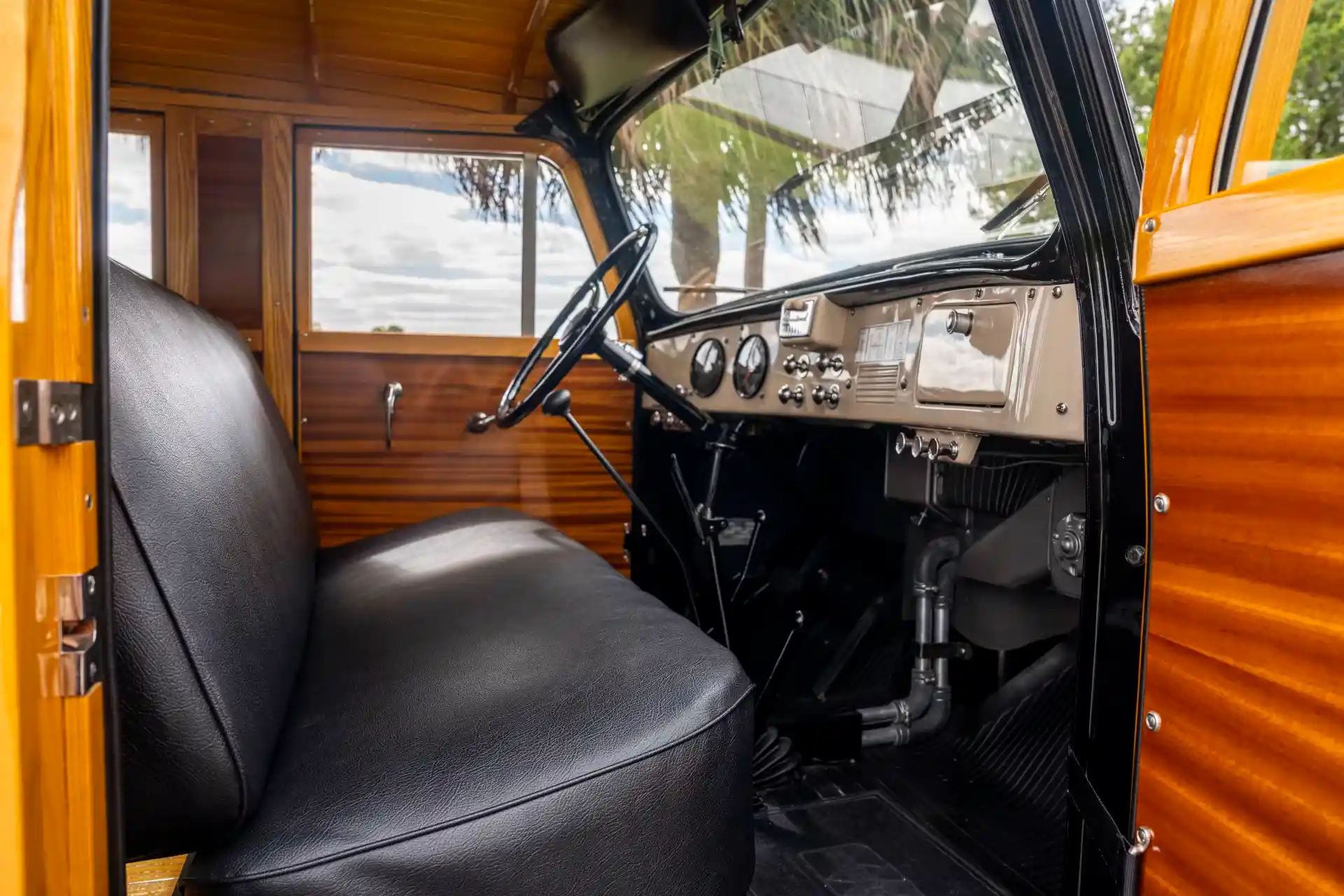 mecum-kissimmee-1954-international Harvester R140 Woody Wagon-for-sale-33