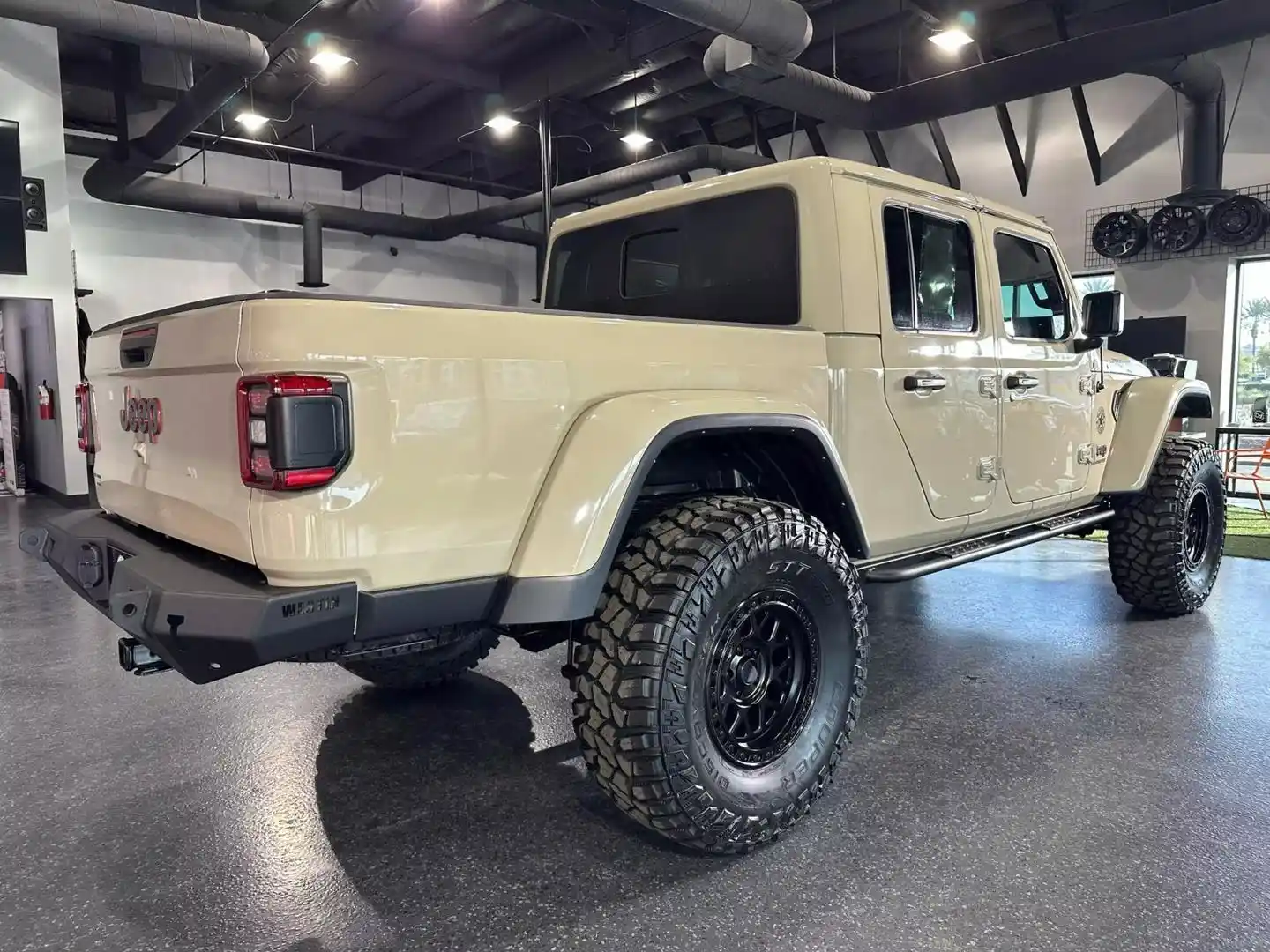 modified-2021-jeep-glaidator-rubicon-for-sale-14