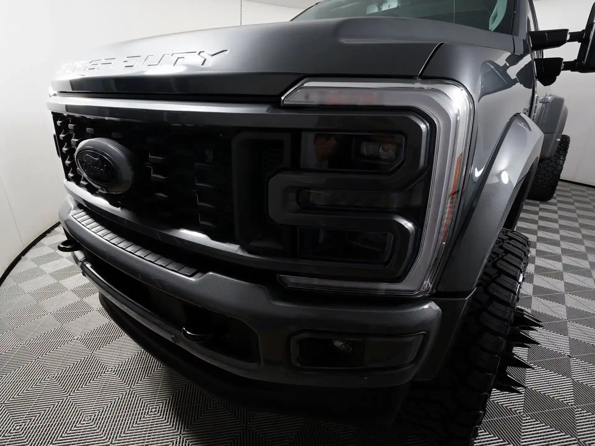 modified-2024-Ford-F-450-for-sale-27