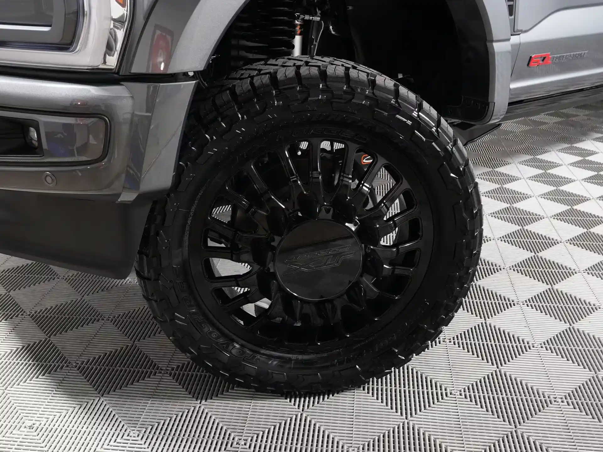 modified-2024-Ford-F-450-for-sale-29