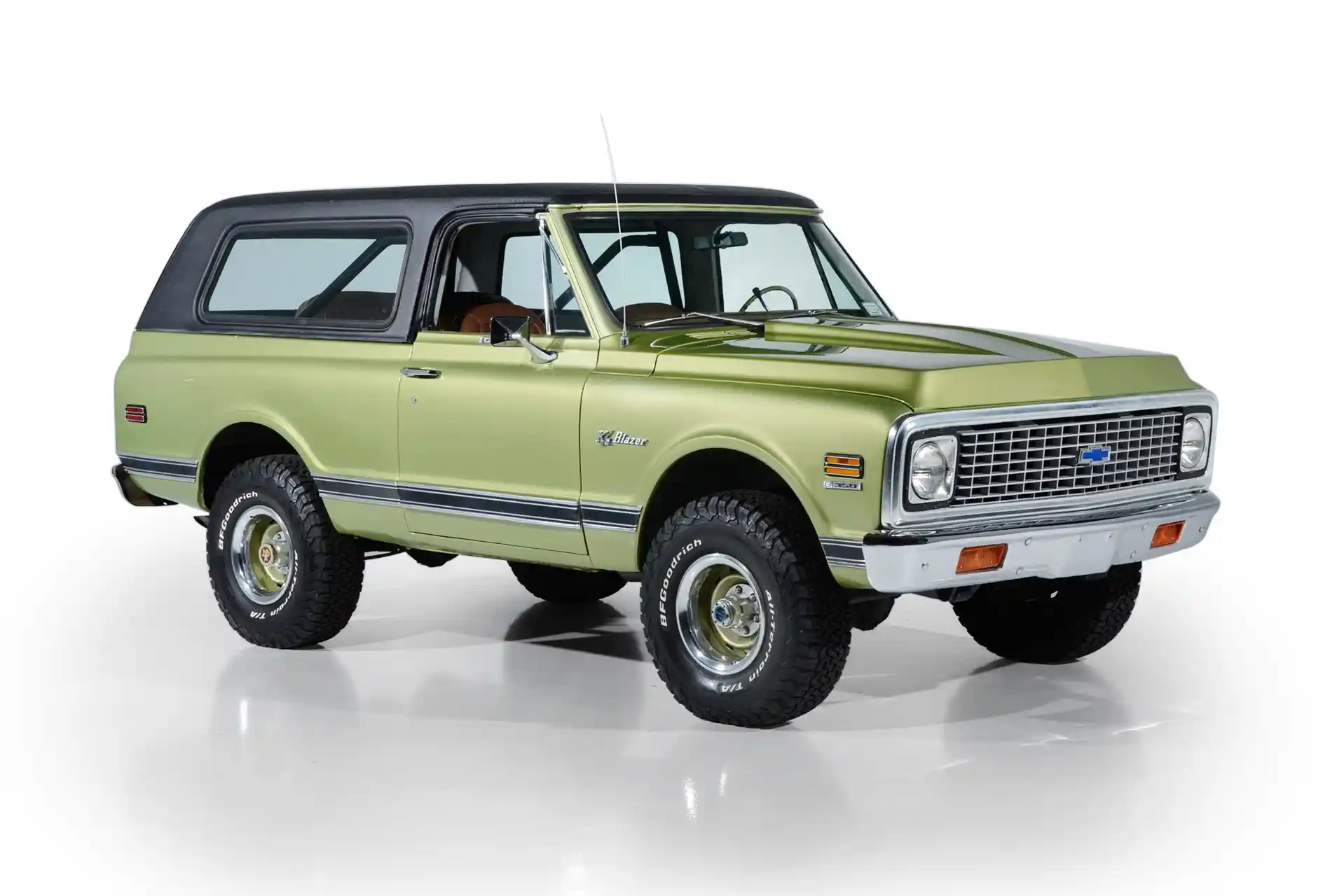 restored-1972-chevrolet-k5-blazer-for-sale-01