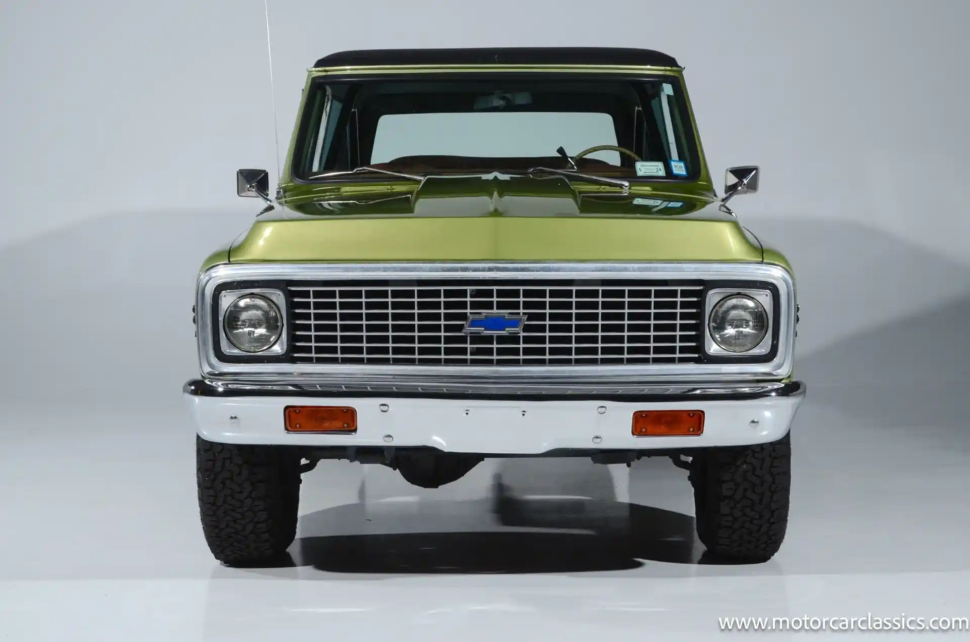 restored-1972-chevrolet-k5-blazer-for-sale-02