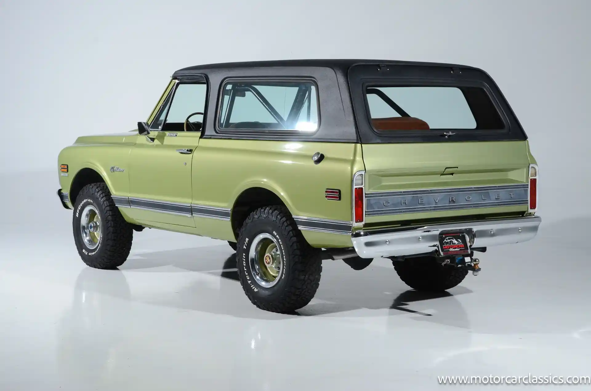 restored-1972-chevrolet-k5-blazer-for-sale-04