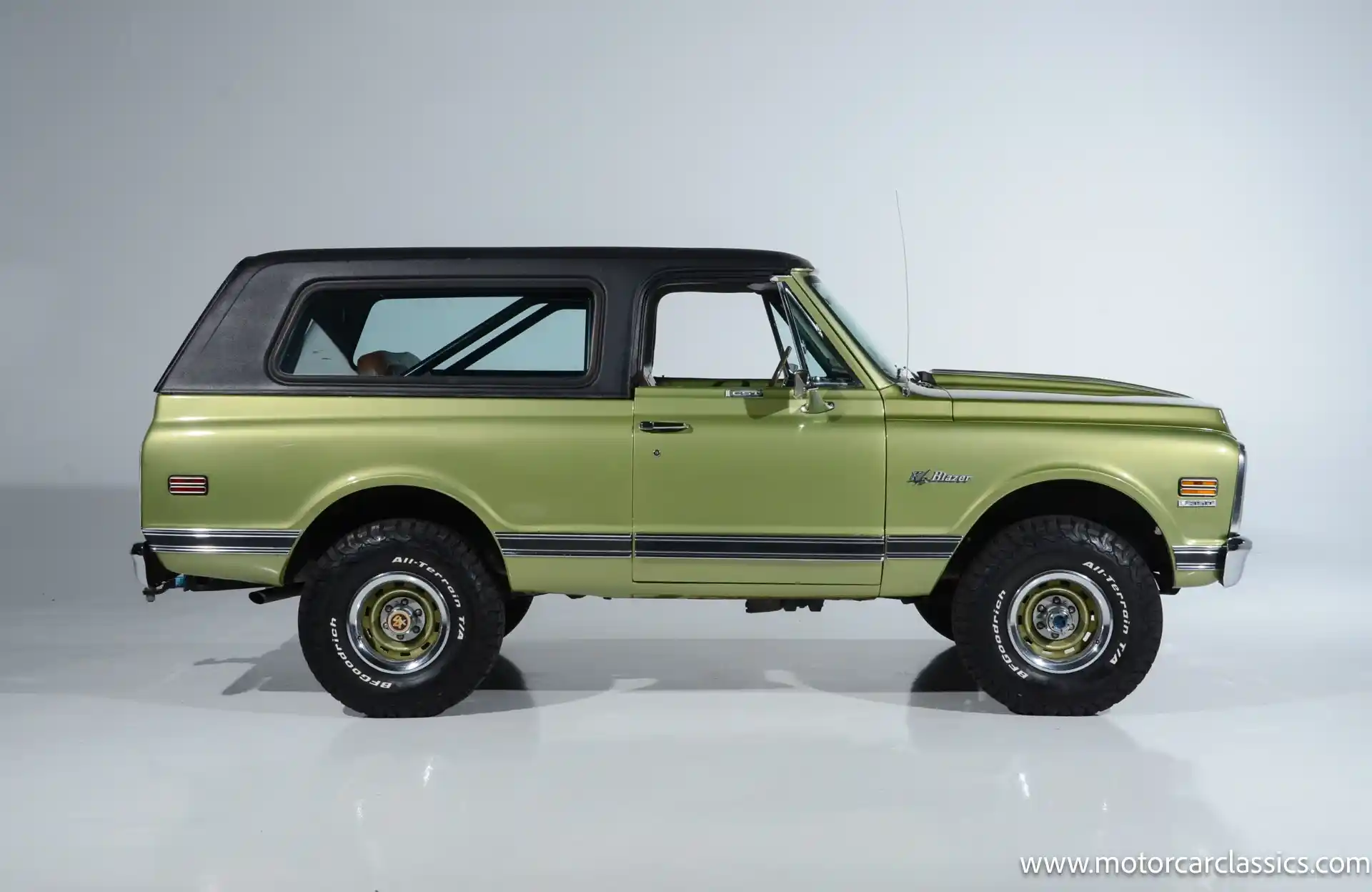 restored-1972-chevrolet-k5-blazer-for-sale-07