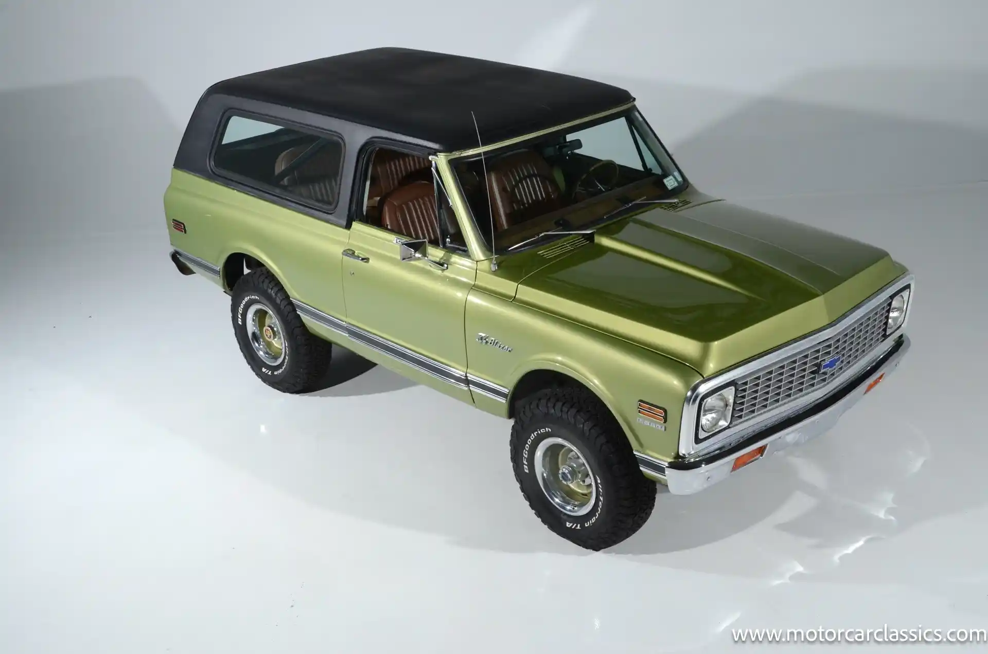 restored-1972-chevrolet-k5-blazer-for-sale-09