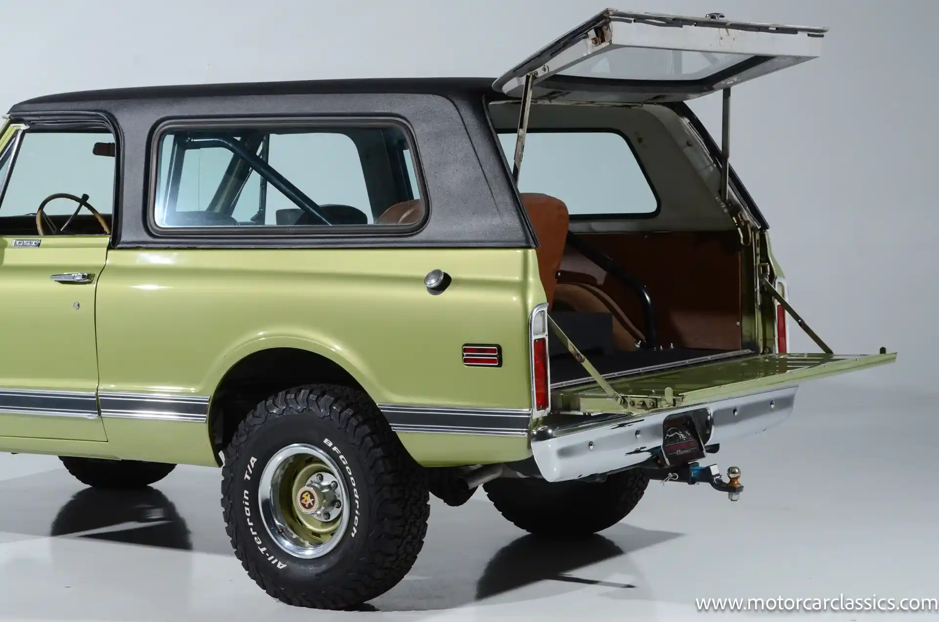 restored-1972-chevrolet-k5-blazer-for-sale-20