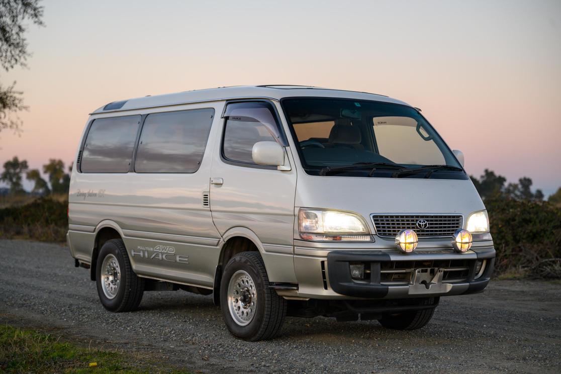 toyota-hiace-sacramento-califonia-01