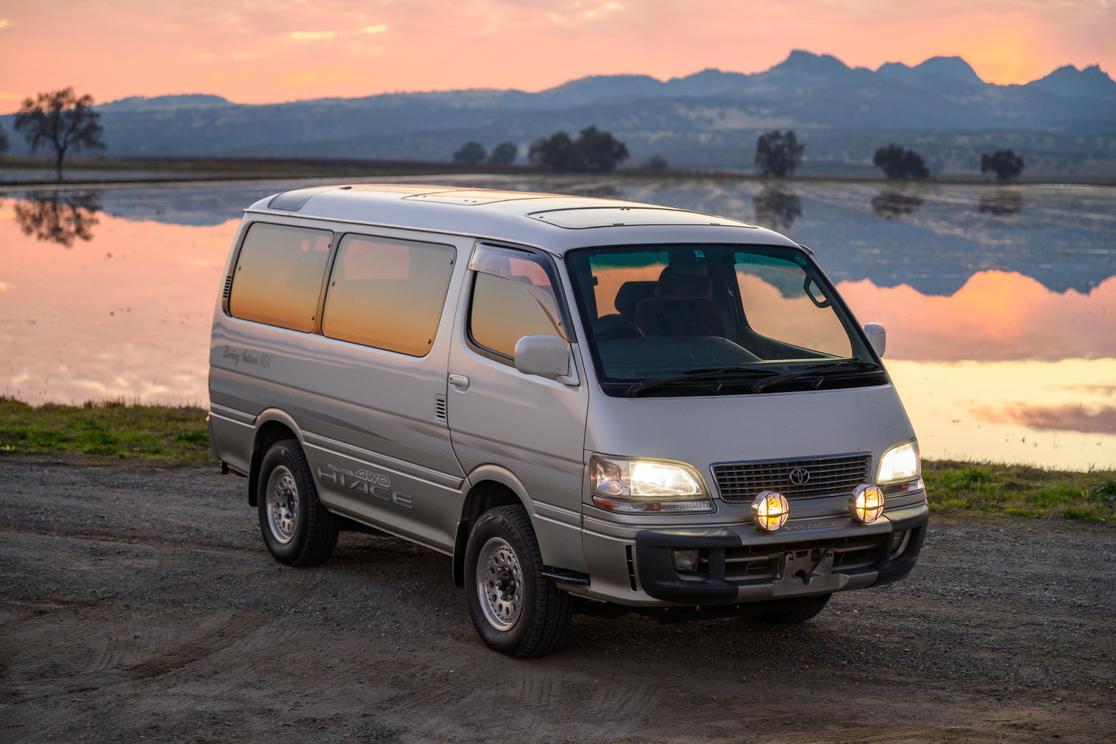 toyota-hiace-sacramento-califonia-02