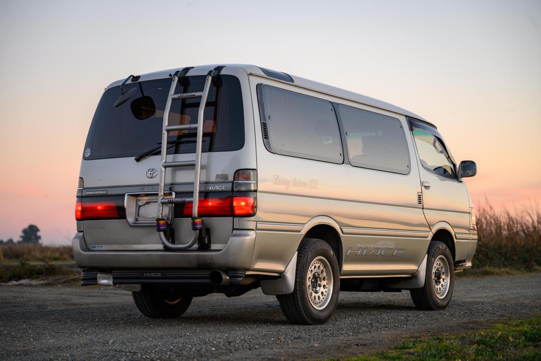 toyota-hiace-sacramento-califonia-04