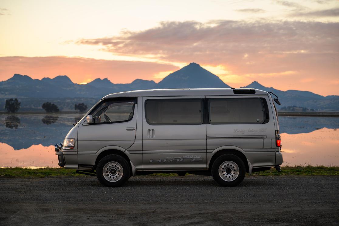 toyota-hiace-sacramento-califonia-17