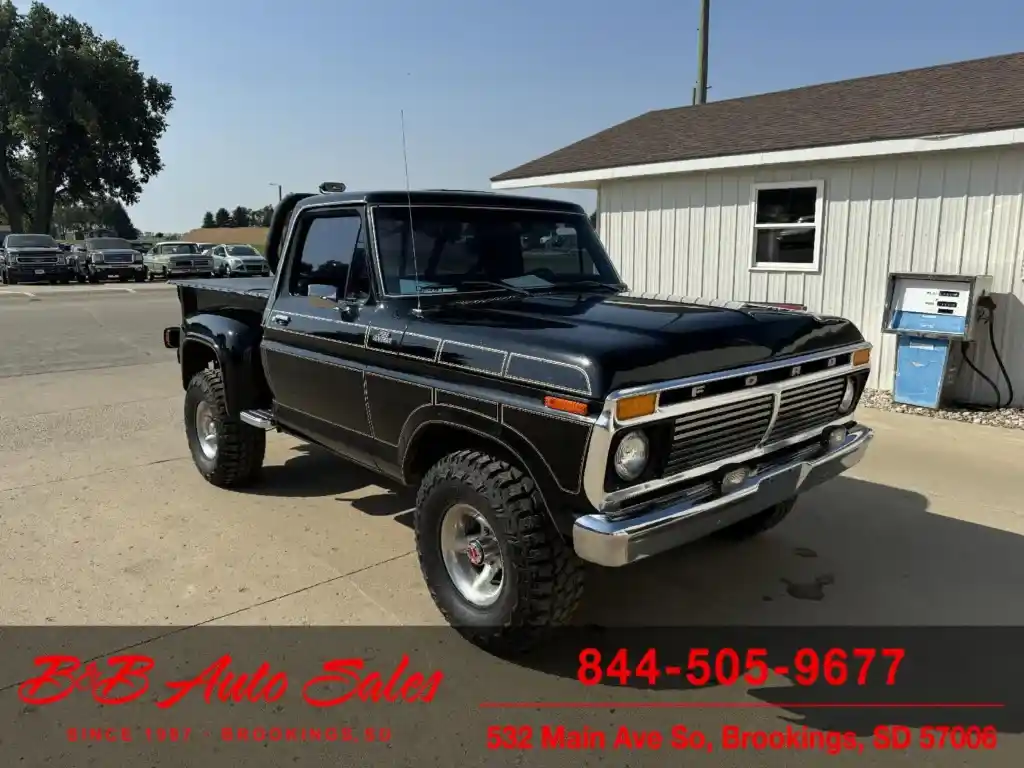 used-1977-ford-f-150-4x4-shortbox-f14hlz06493-in-brookings-sd-for-sale-01