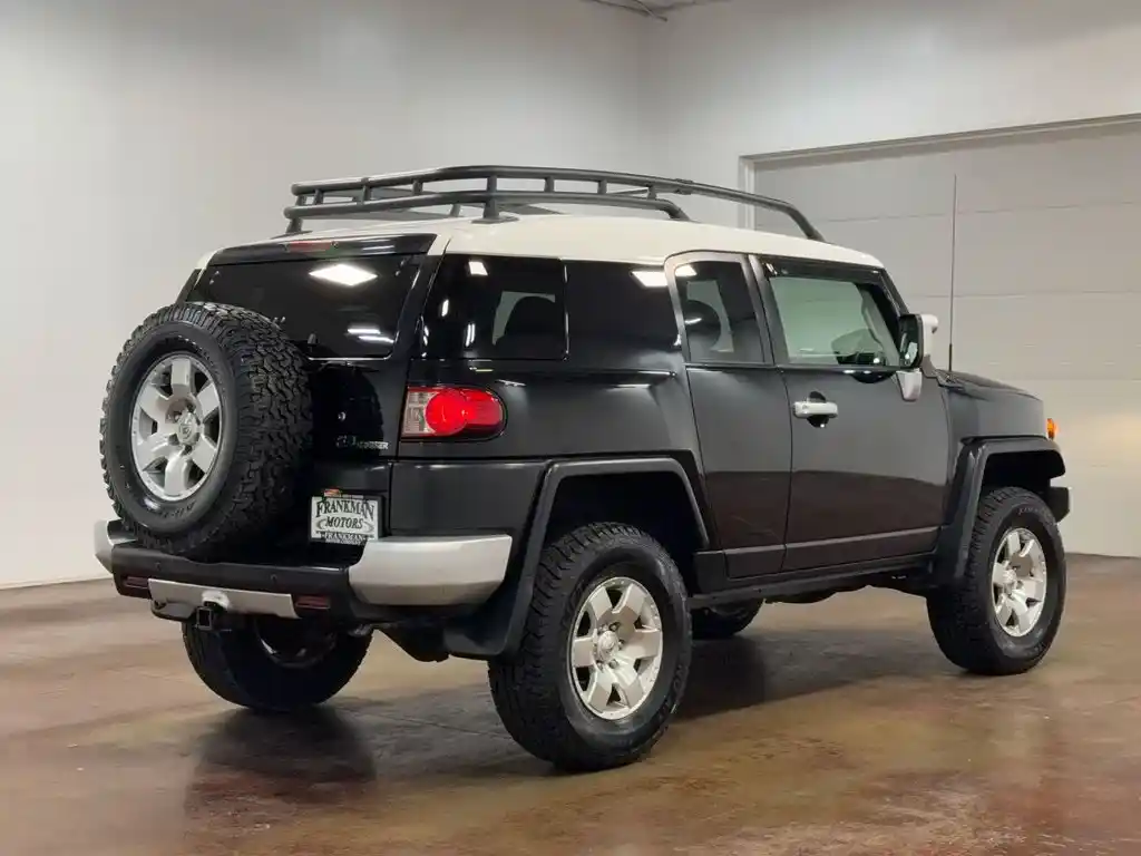 used-2007-toyota-fj-cruiser-base-4wd-4d-sport-utility-jtebu11f370015376-for-sale-04