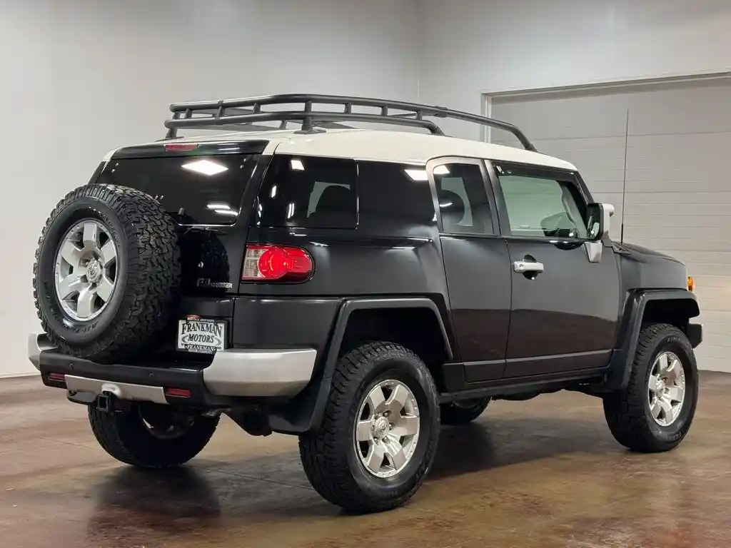 used-2007-toyota-fj-cruiser-base-4wd-4d-sport-utility-jtebu11f370015376for-sale-13