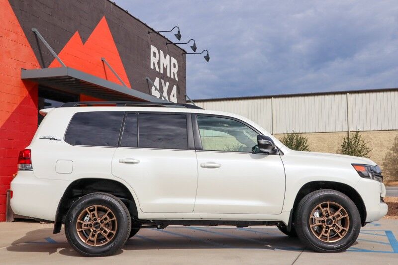 used-2021-toyota-land-cruiser-heritage-edition-birmingham-al-for-sale-04