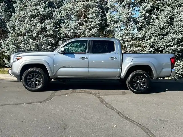 used-2023-toyota-tacoma-trd-off-road-for-sale-04