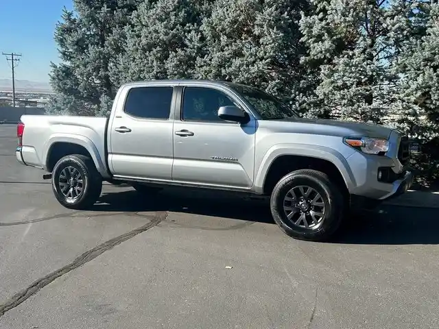 used-2023-toyota-tacoma-trd-off-road-for-sale-11