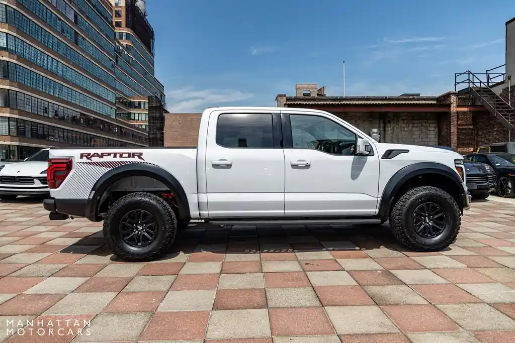 used-2024-ford-f-150-raptor-for-sale-06