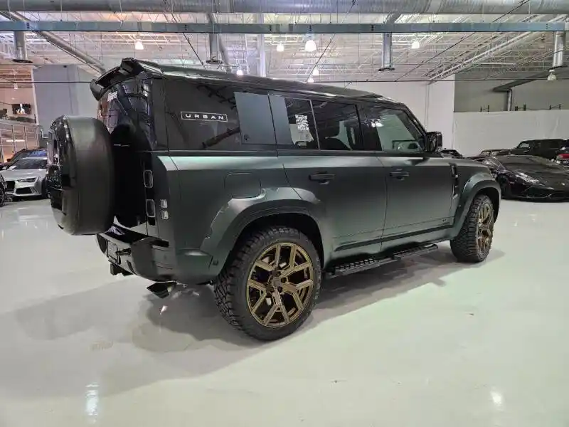 used-2025-land-rover-defender-for-sale-03