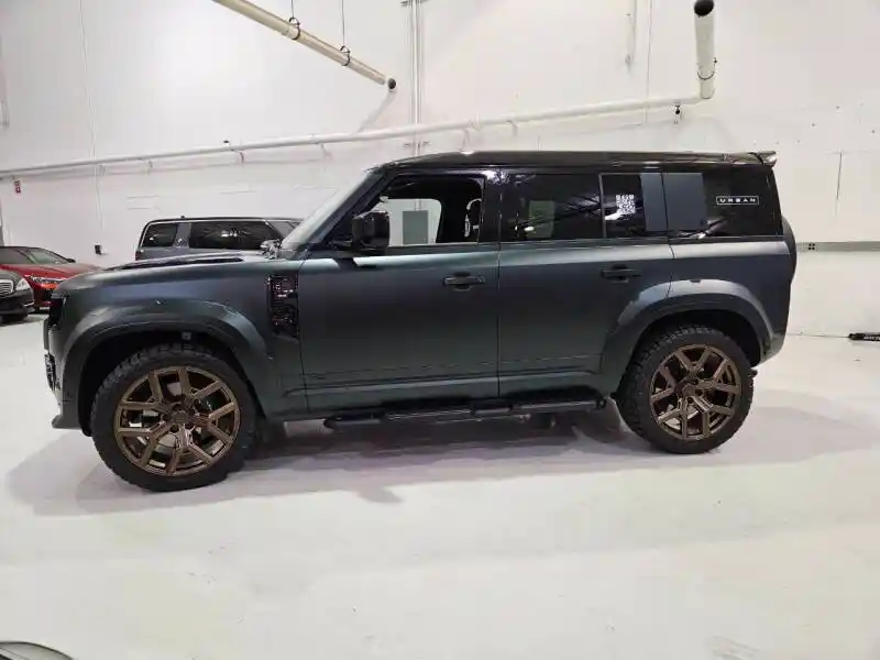 used-2025-land-rover-defender-for-sale-06