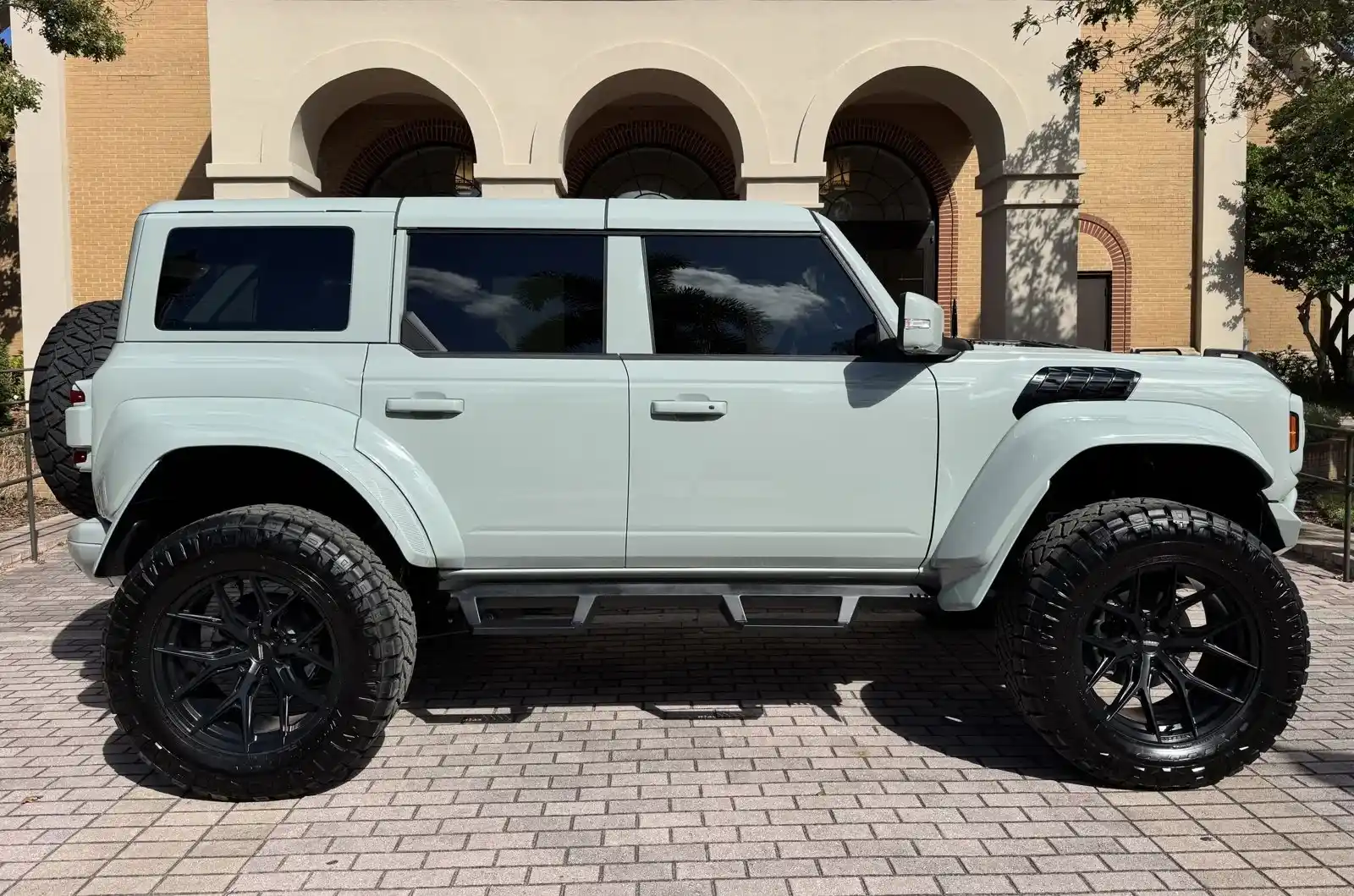 used-Tampa-2024-Ford-Bronco-Raptor+Luxury+Package-1FMEE0RR2RLA47921-for-sale-04