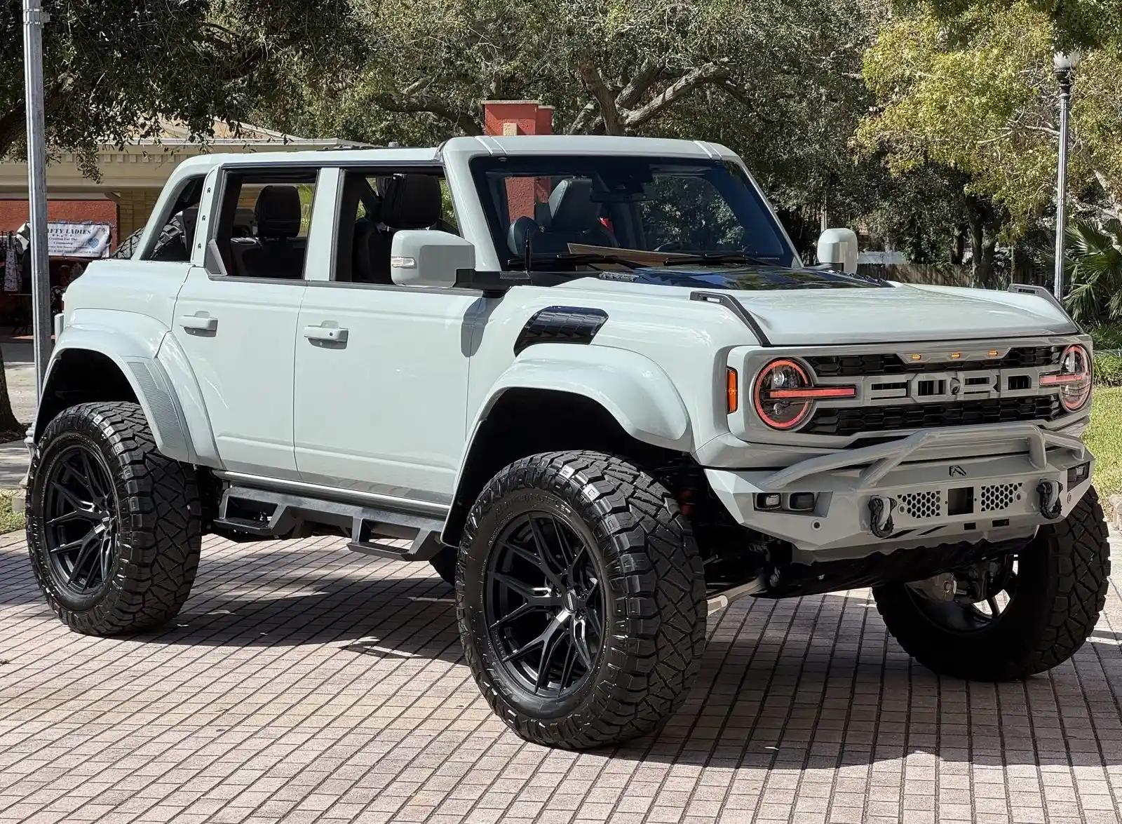 used-Tampa-2024-Ford-Bronco-Raptor+Luxury+Package-1FMEE0RR2RLA47921-for-sale-06