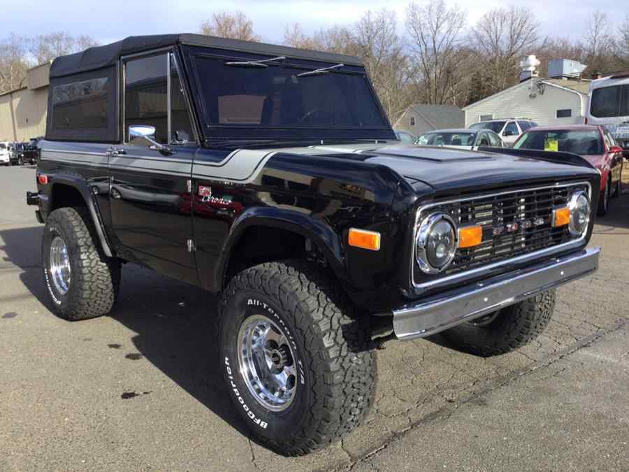 1974-Ford-Bronco-Plantsville-CT-for-sale-03