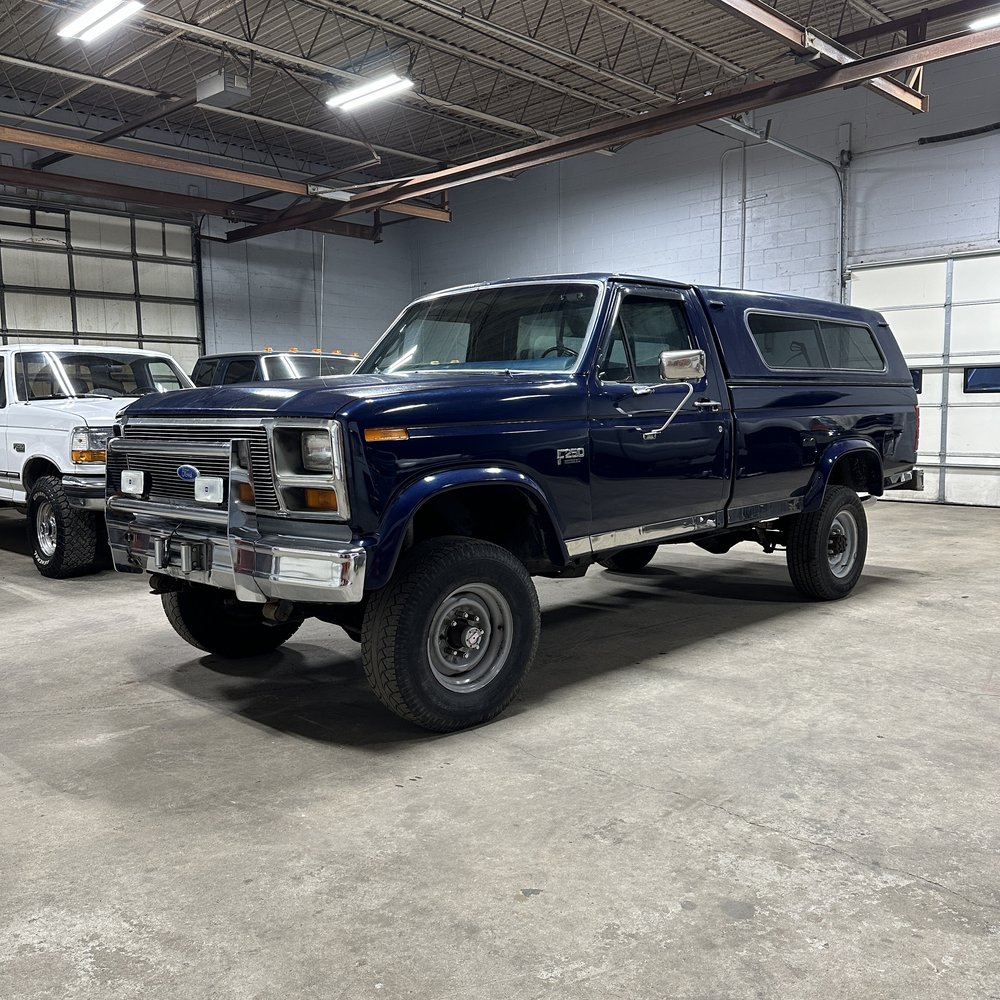 1984-ford-f-250-xlt-01