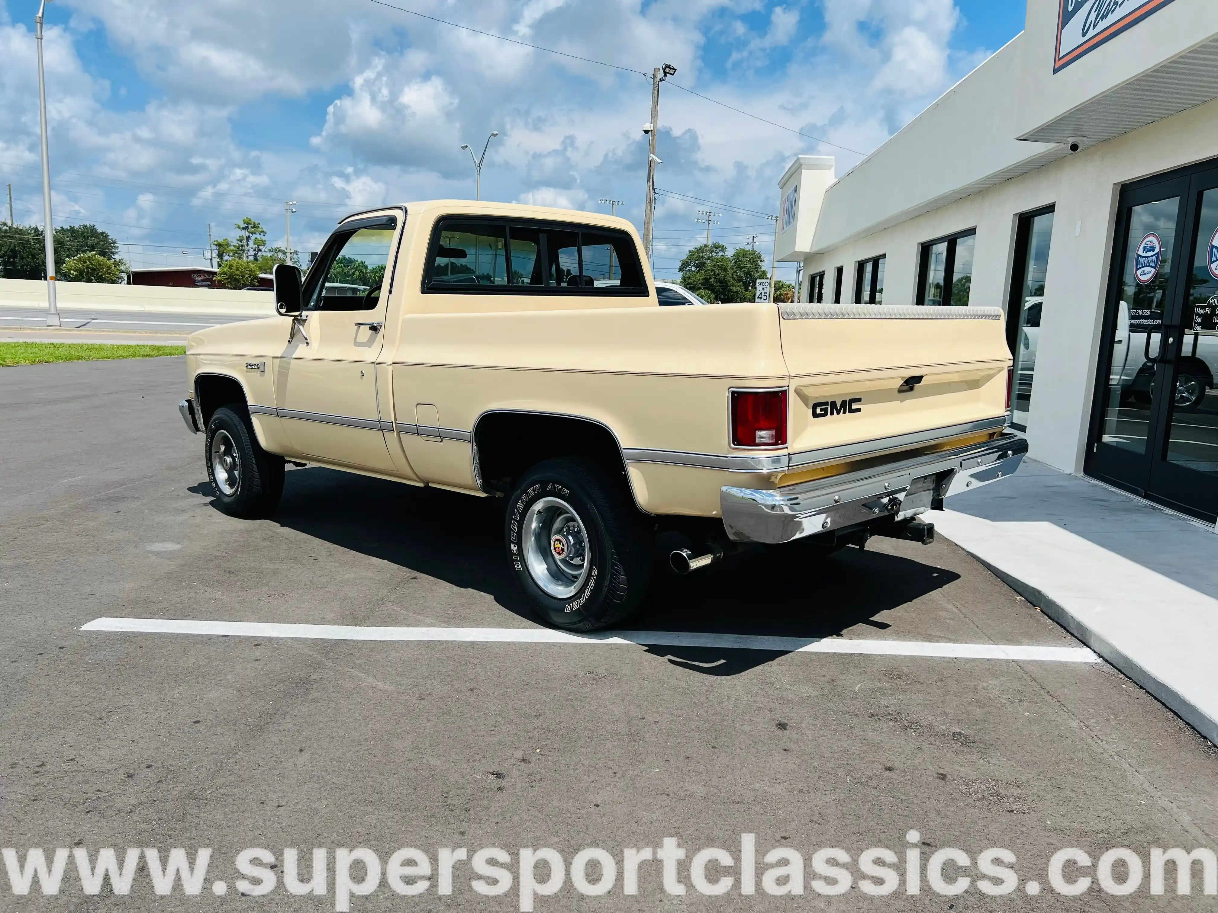 1984-gmc-k1500-sierra-pickup-truck-for-sale-03