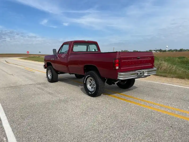 1987-Dodge-DW-Series-Pickup-2-dr-for-sale-in-Clarence-IA-0