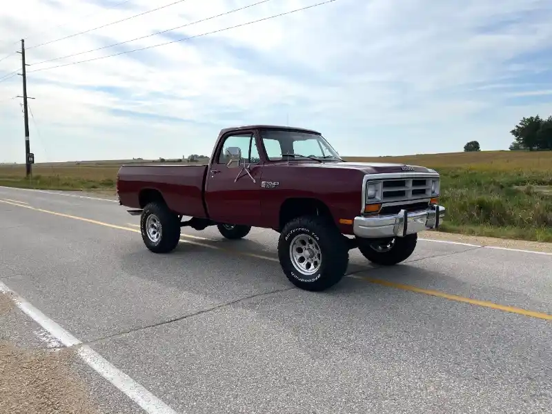 1987-Dodge-DW-Series-Pickup-2-dr-for-sale-in-Clarence-IA-03