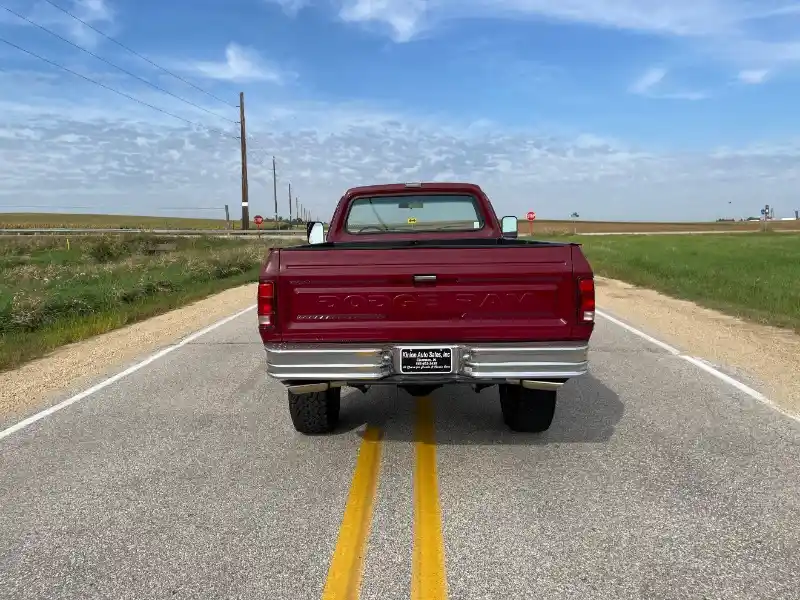 1987-Dodge-DW-Series-Pickup-2-dr-for-sale-in-Clarence-IA-06