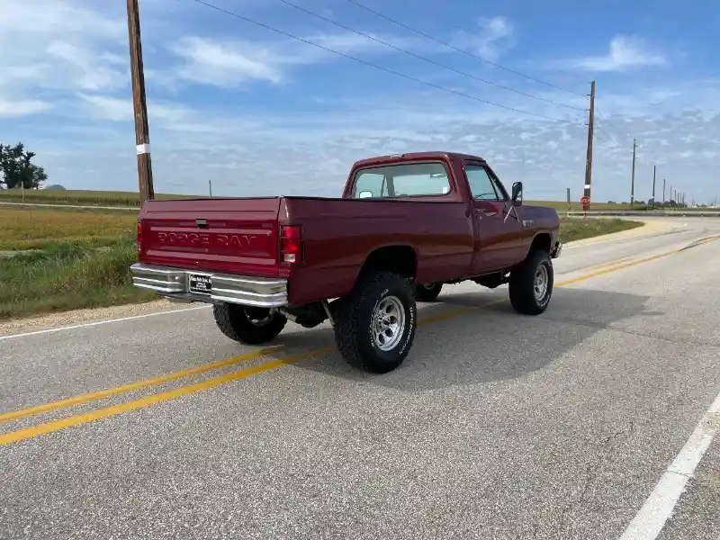 1987-Dodge-DW-Series-Pickup-2-dr-for-sale-in-Clarence-IA-07