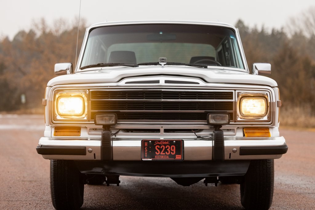 1989-jeep-grand-wagoneer-base-4wd-for-sale-09