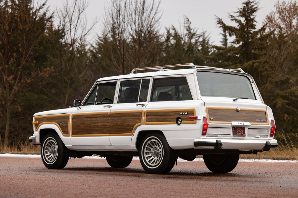 1989-jeep-grand-wagoneer-base-4wd-for-sale-11