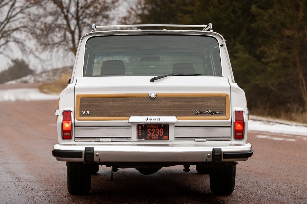 1989-jeep-grand-wagoneer-base-4wd-for-sale-12