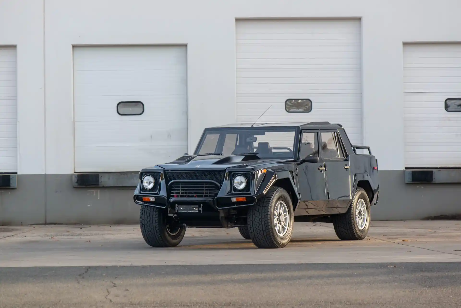 1993-lamborghini-lm002-ZA9LU45AXLLA12291-for-sale-01