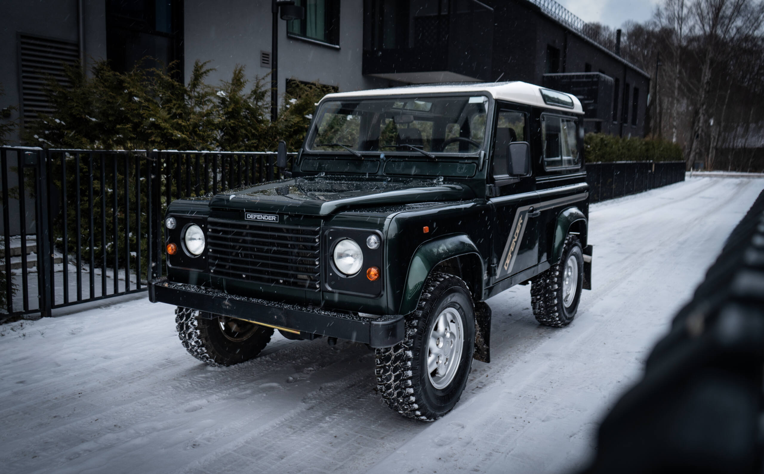 1995-land-rover-defender-90-for-sale-05