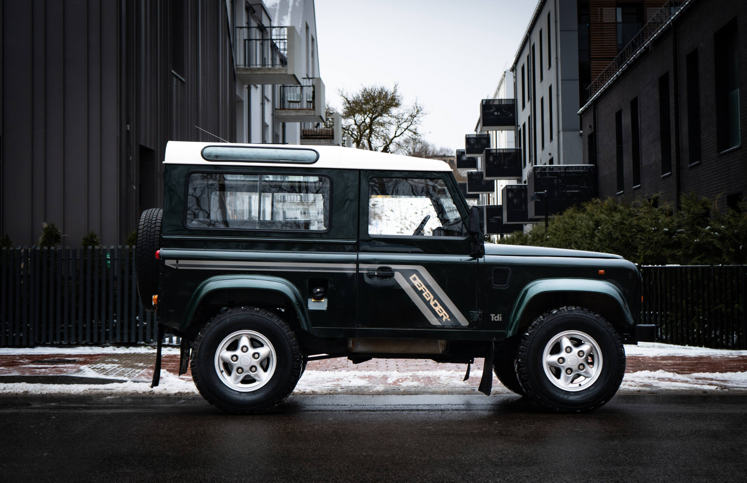 1995-land-rover-defender-90-for-sale-06