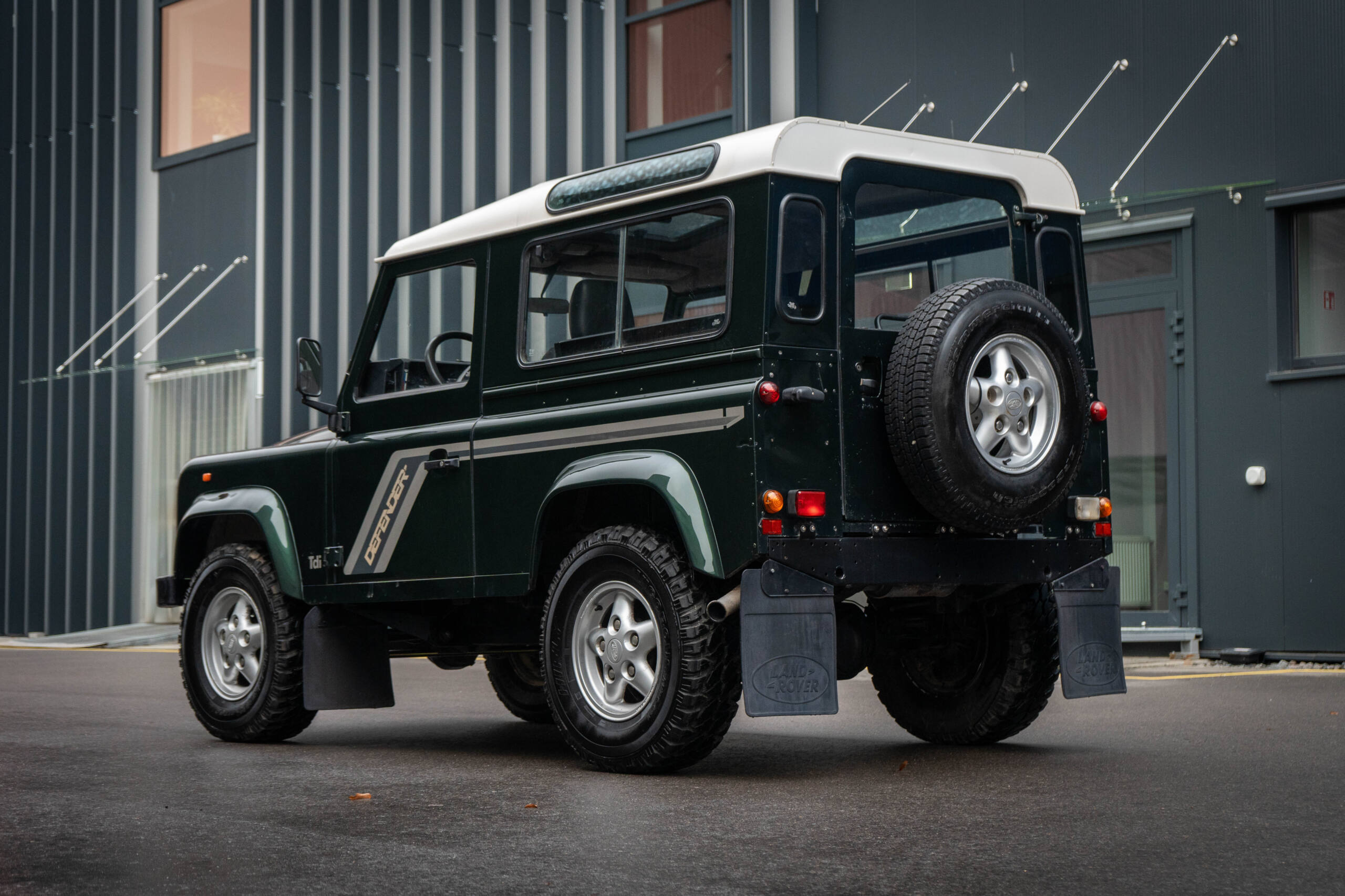 1995-land-rover-defender-90-for-sale-08