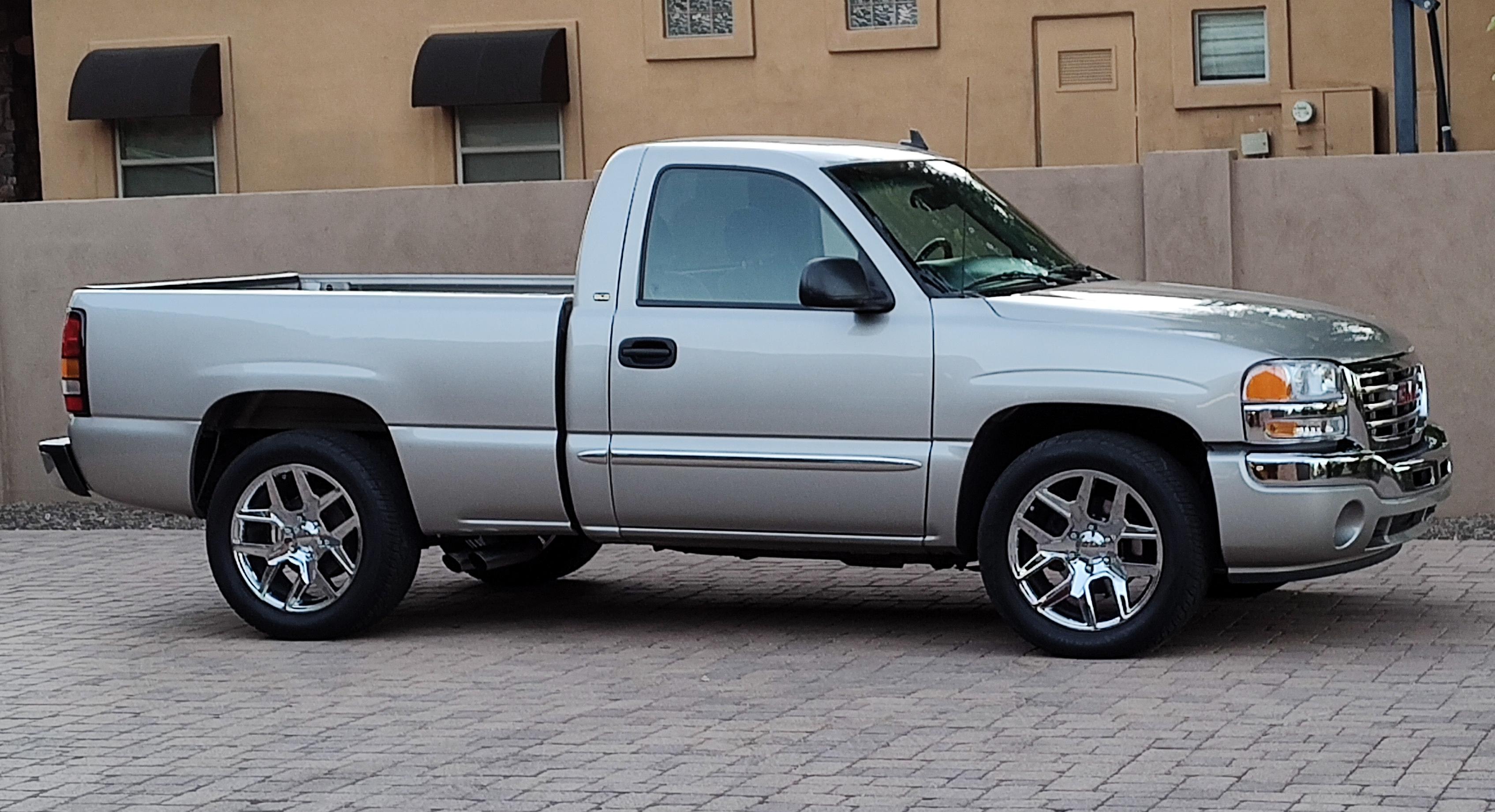 2006-gmc-sierra-for-sale-01