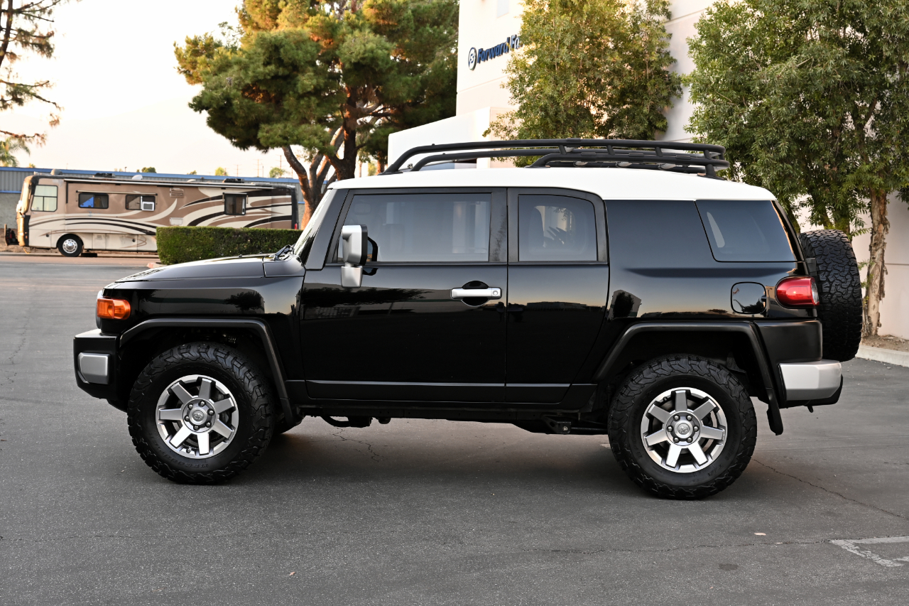 2014-toyota-fjcruiser-for-sale-california-01