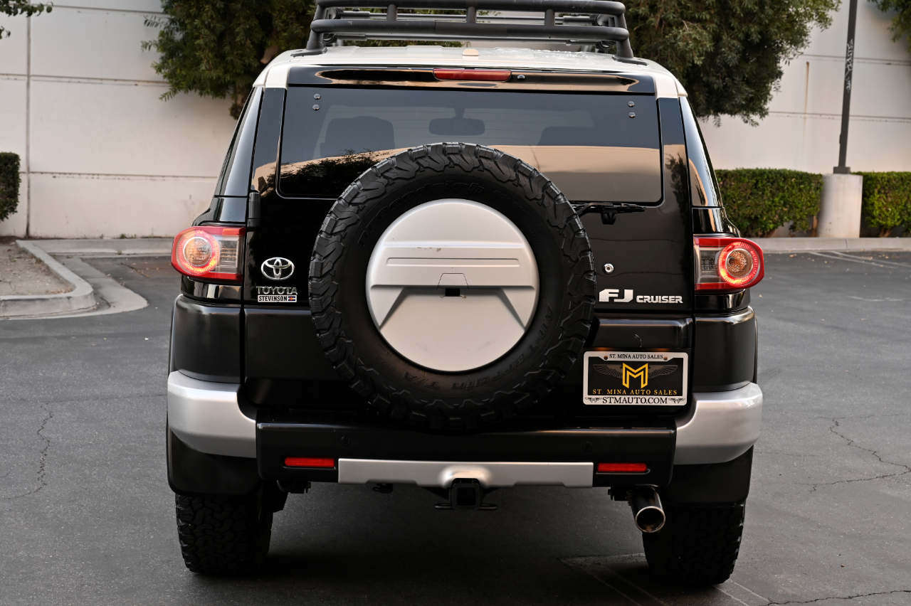 2014-toyota-fjcruiser-for-sale-california-03