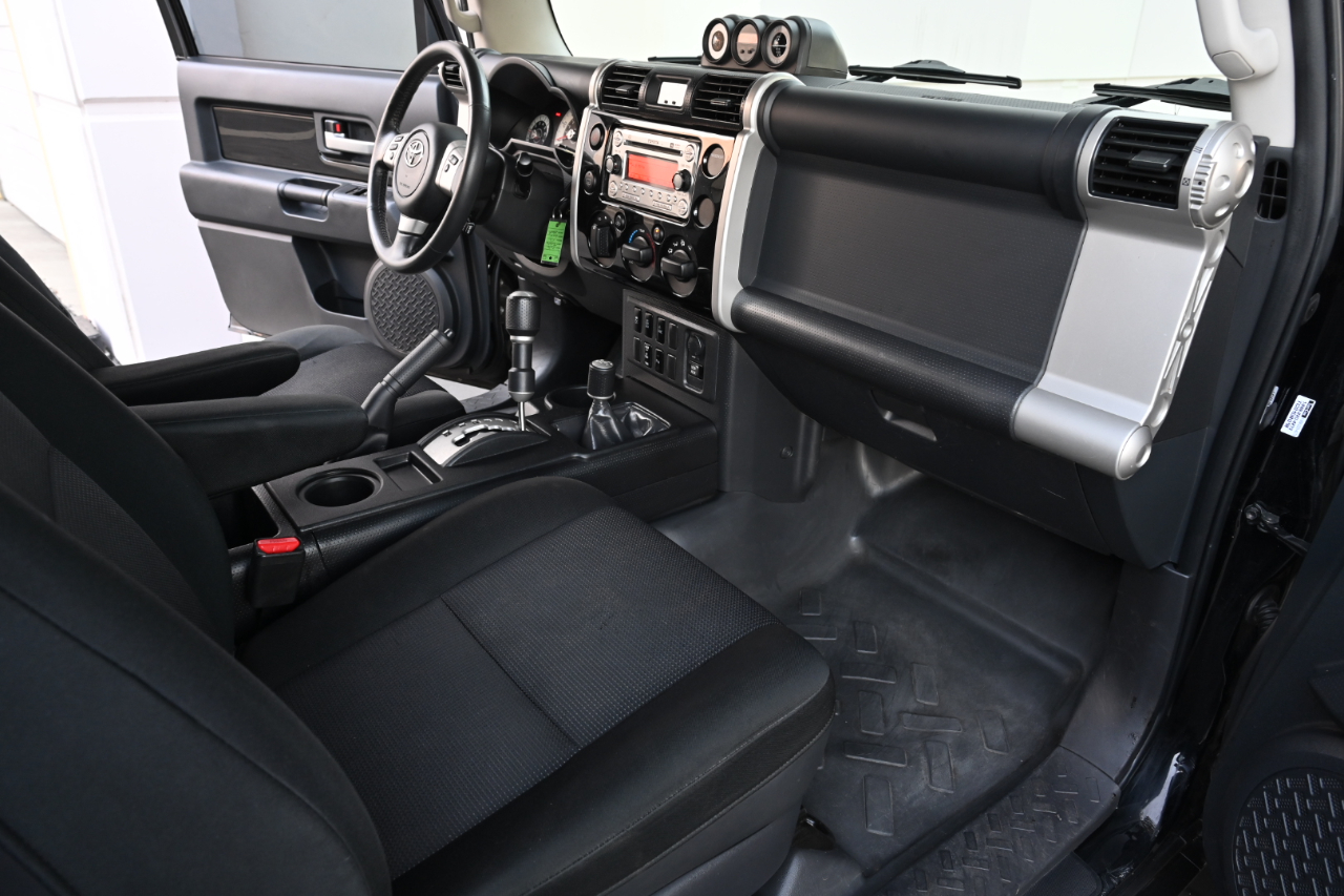 2014-toyota-fjcruiser-for-sale-california-11